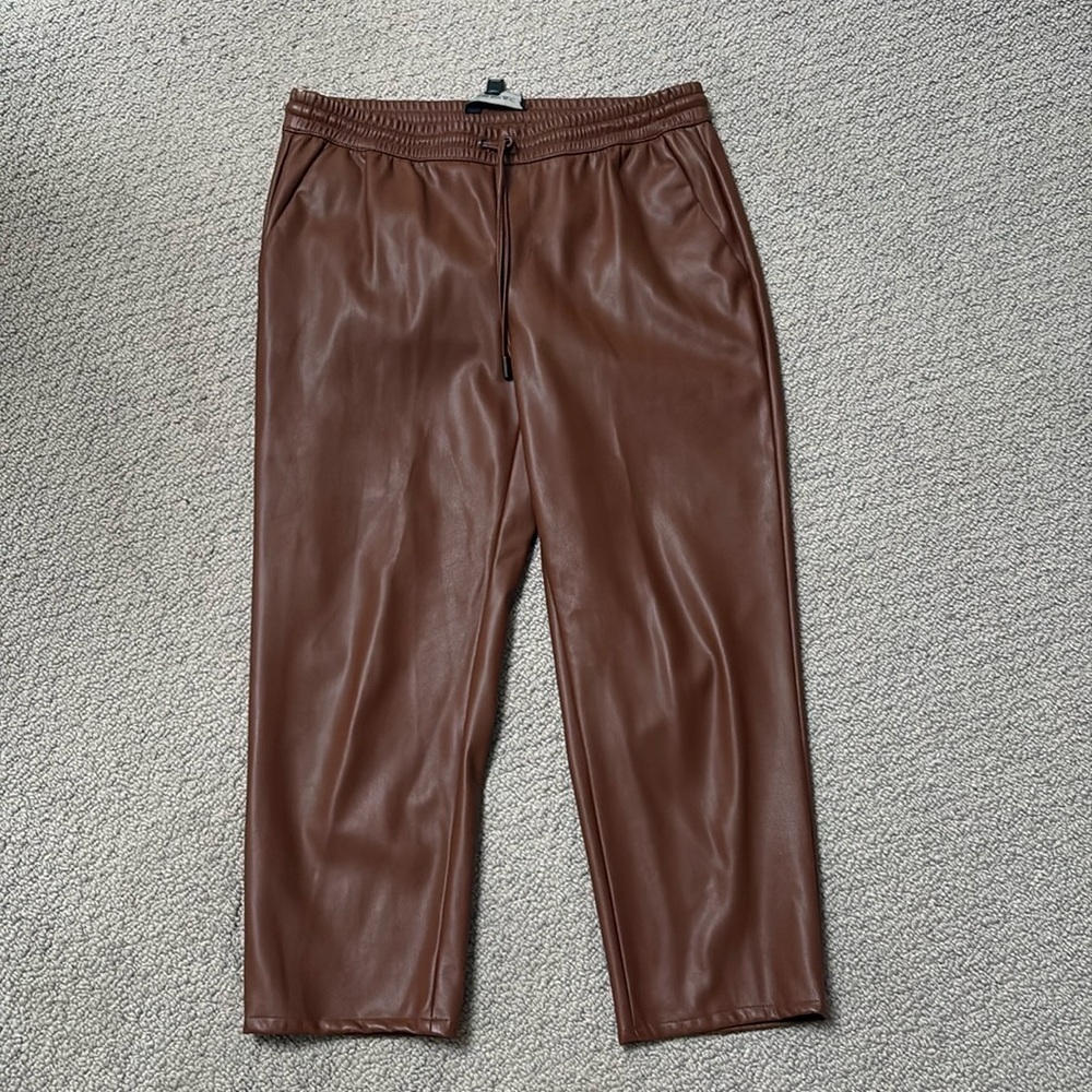 Banana Republic chestnut vegan leather cropped jogger - Picture 3 of 9